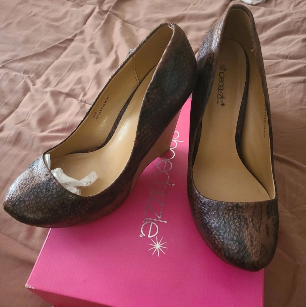 Heels - Picture 3 of 6